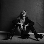 aliciadawnartmodelfree avatar