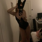 avaqueenbunny avatar