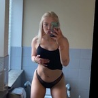 hotgirlella avatar